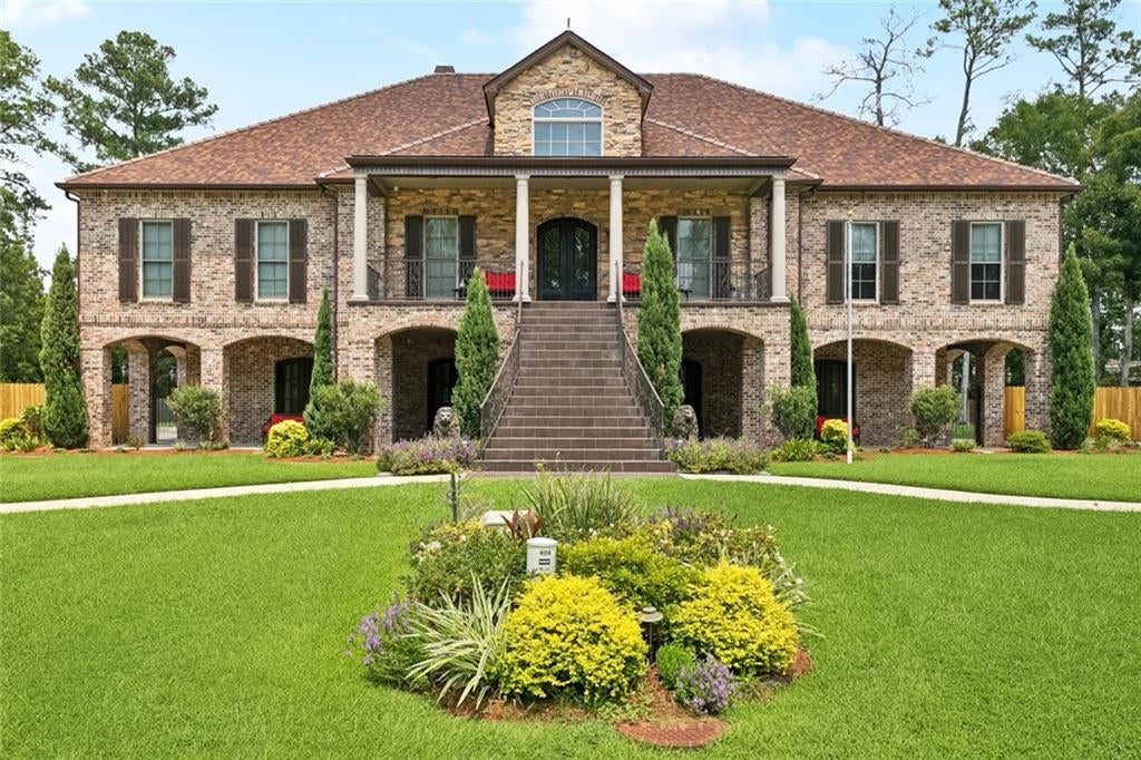 408 W Chase Court — photo
