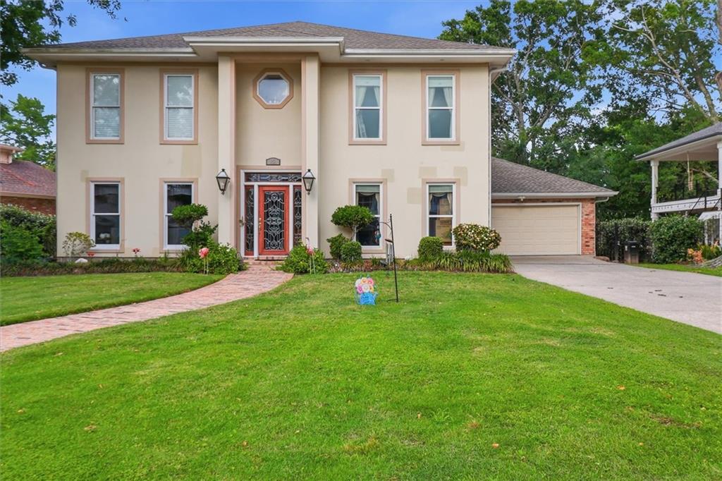 22 Chateau Trianon Drive — photo