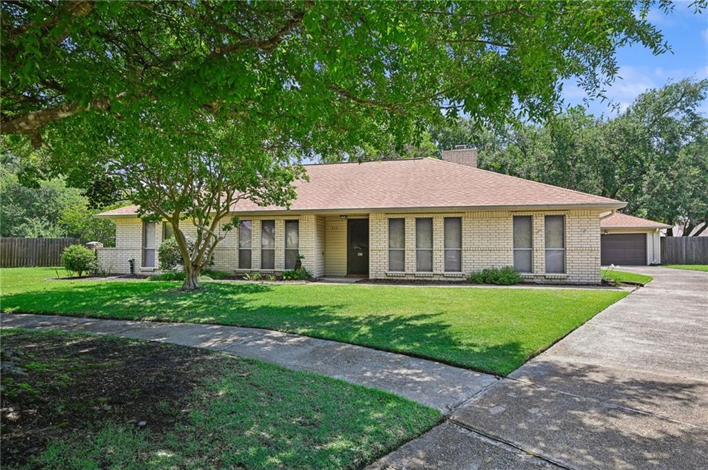 417 Pine Forest Drive — photo