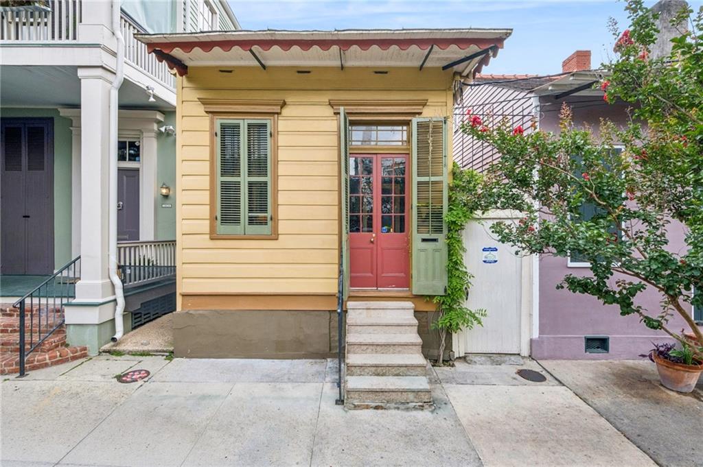 1412 Dauphine Street — photo