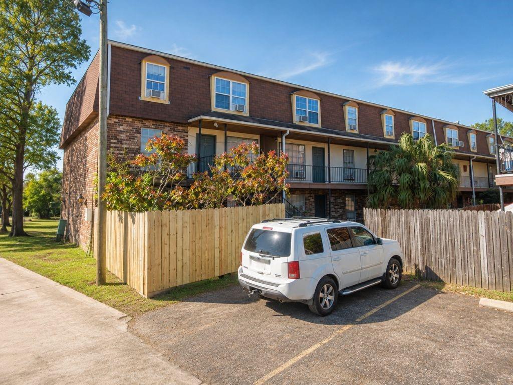 6200 Riverside Drive 456 — photo