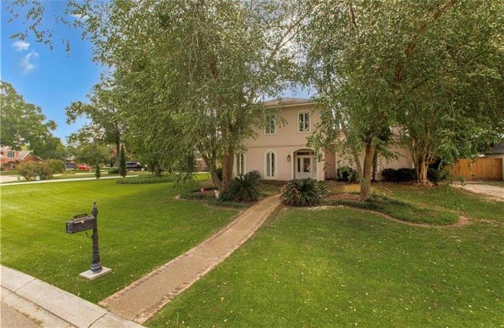 615 River Oaks Drive — photo