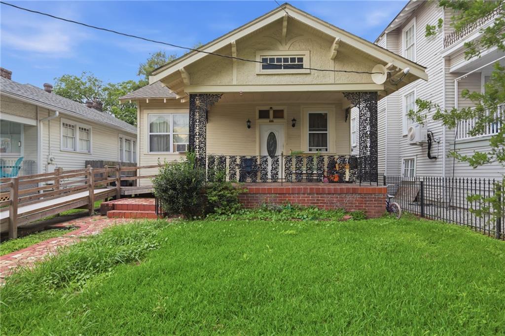 2032 Robert Street — photo