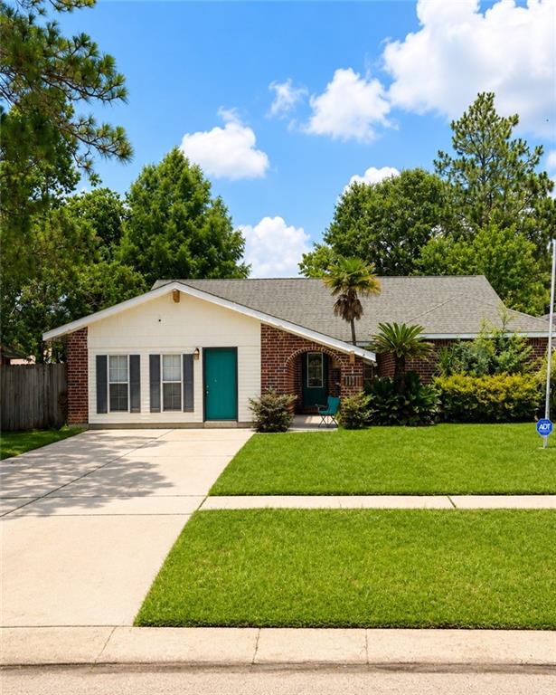 402 Longleaf Drive — photo