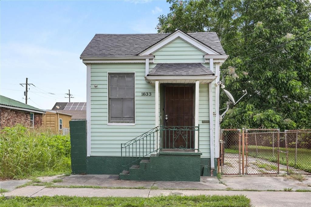 1833 Saint Anthony Street — photo