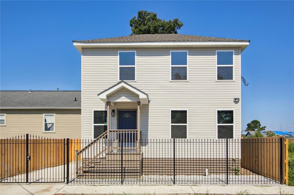 2421 S Roman Street — photo