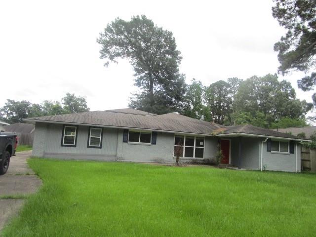 477 Nassau Drive — photo