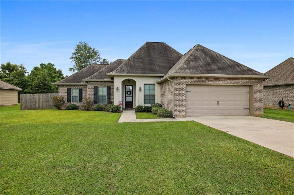 137 Marionbelle Drive — photo