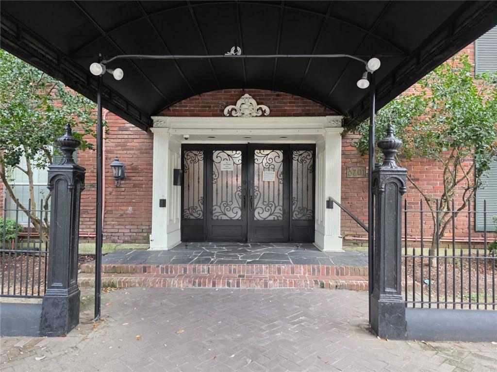3201 St Charles Avenue 308 — photo