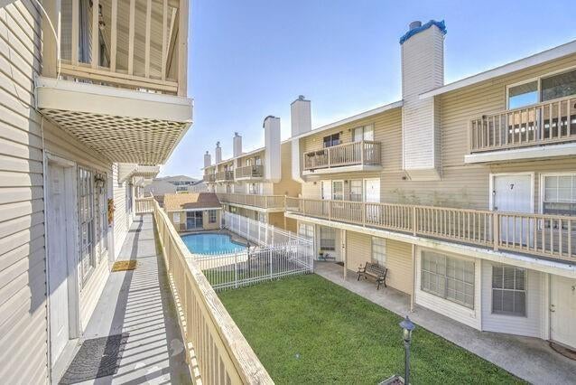 901 Sunset Boulevard 11 — photo