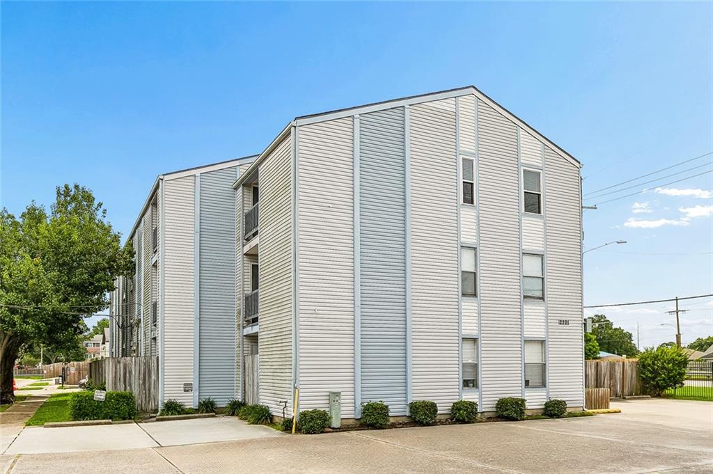 2201 Houma Boulevard 105 — photo
