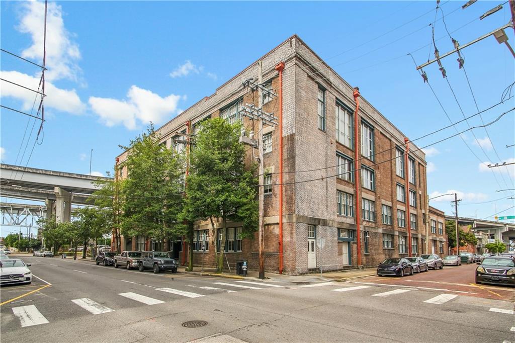 1111 S Peters Street 405 — photo