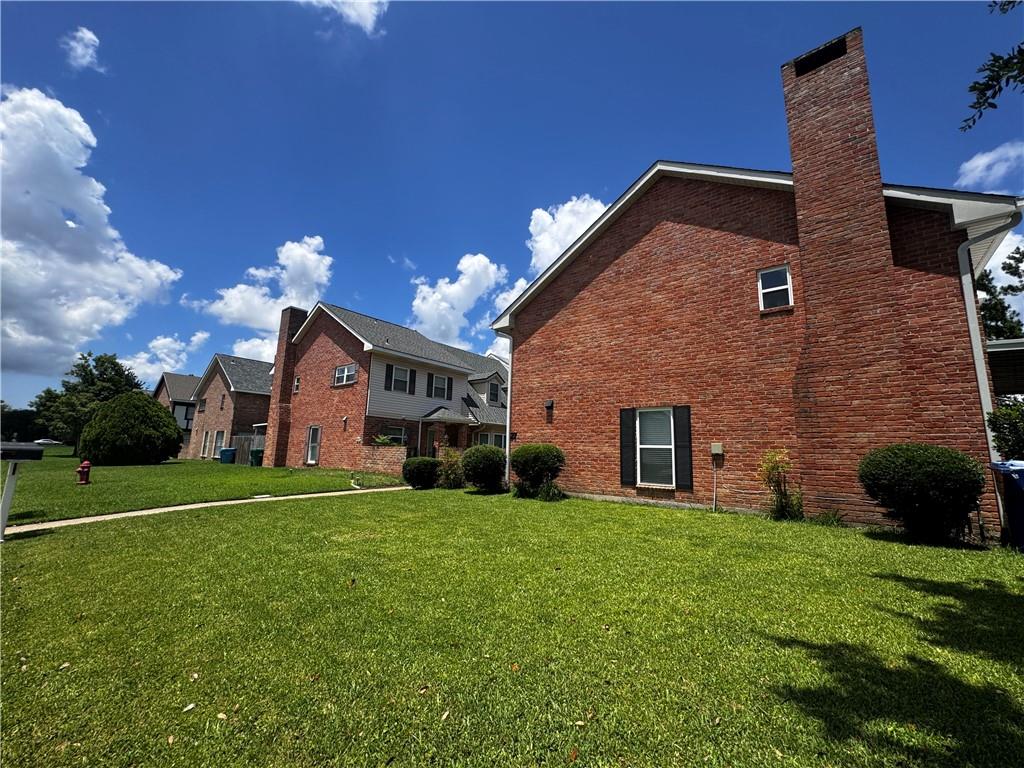 27 Brandon Hall Drive — photo