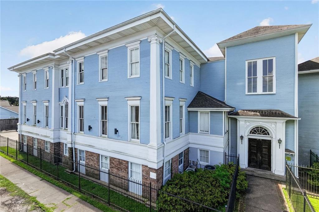 4716 Annunciation Street 2D — photo