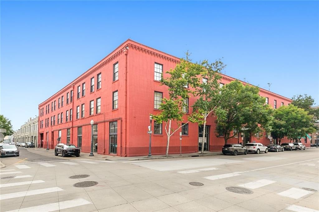 330 Julia Street 321 — photo