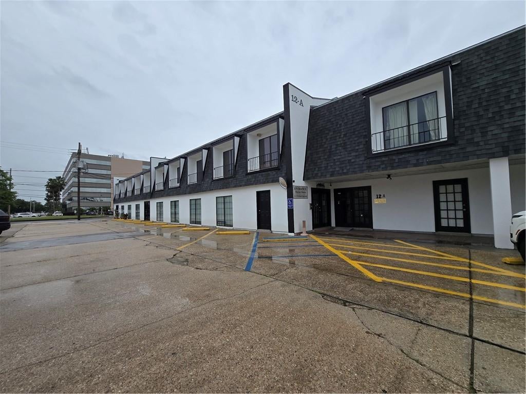 12A Westbank Expressway Street 204 — photo