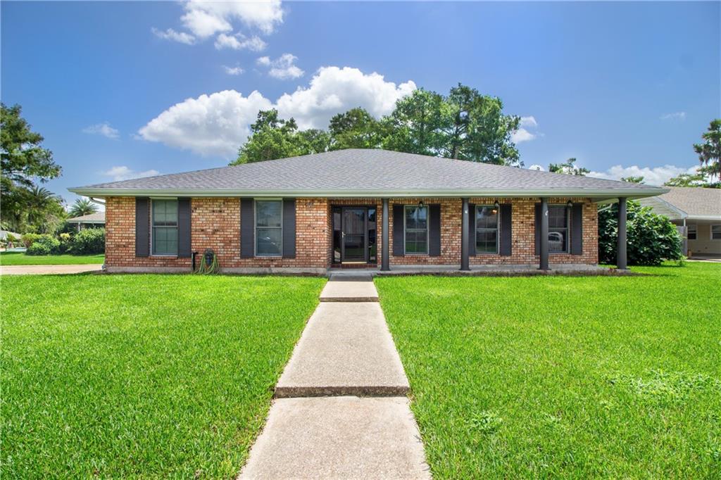 16 Parlange Drive — photo
