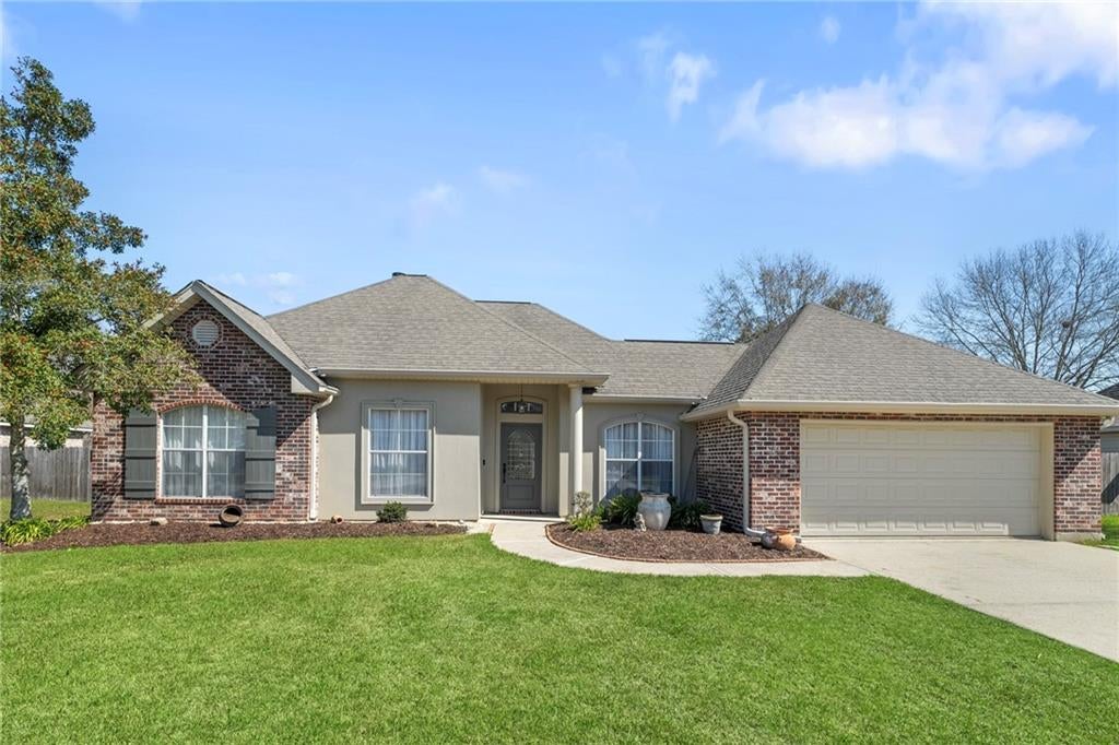 409 Gainesway Drive — photo