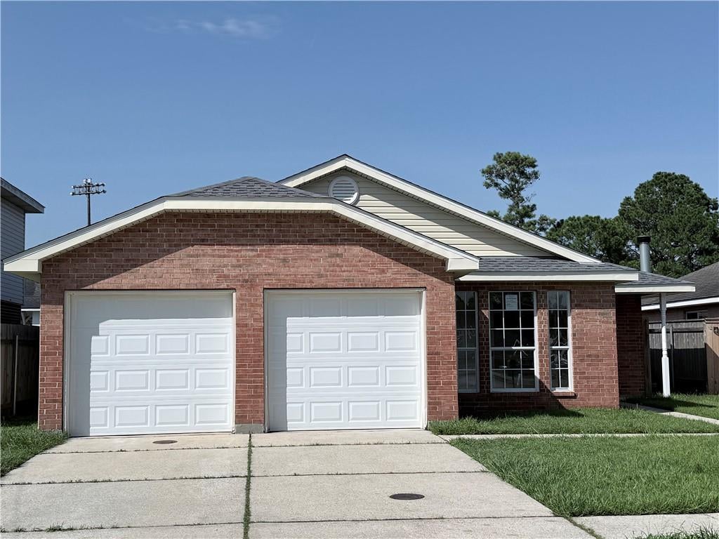 137 Primrose Lane — photo