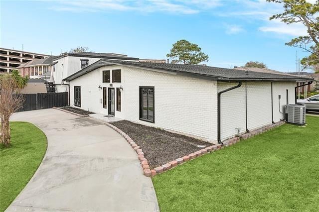 4200 Lake Villa Drive — photo