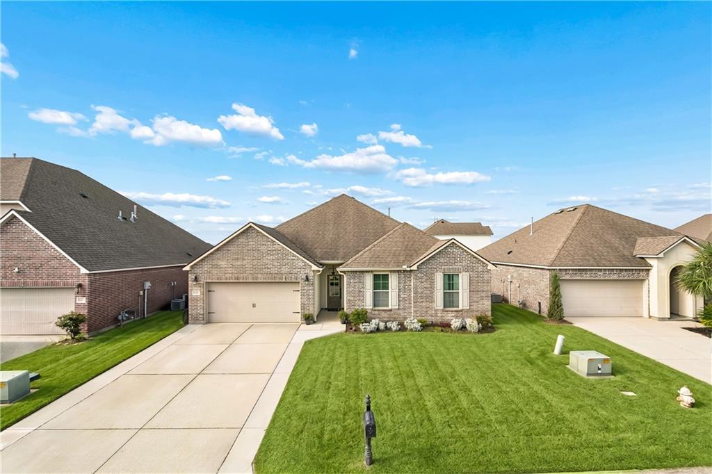 664 Lakeshore Village Drive — photo