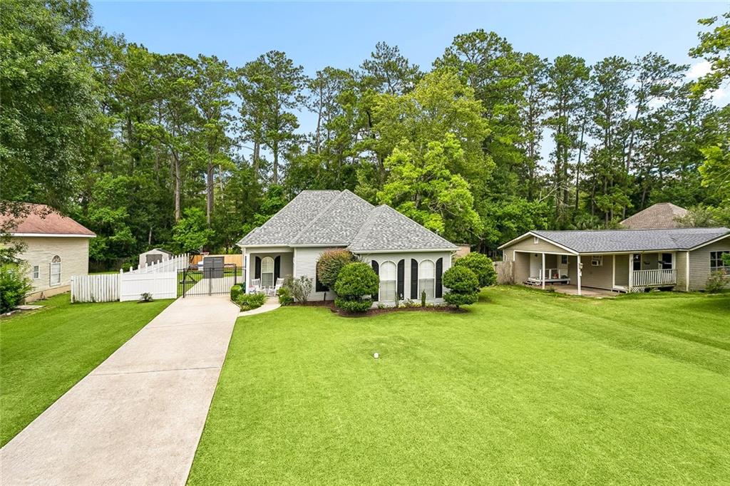 225 Highland Drive — photo