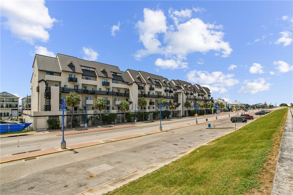 7300 Lakeshore Drive 15 — photo