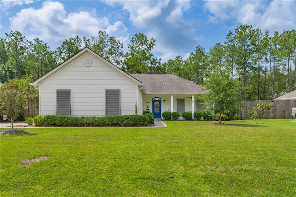 720 Perrilloux Trace — photo