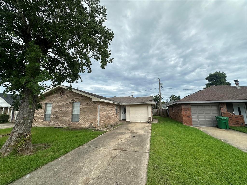 2405 Williamsburg Drive — photo