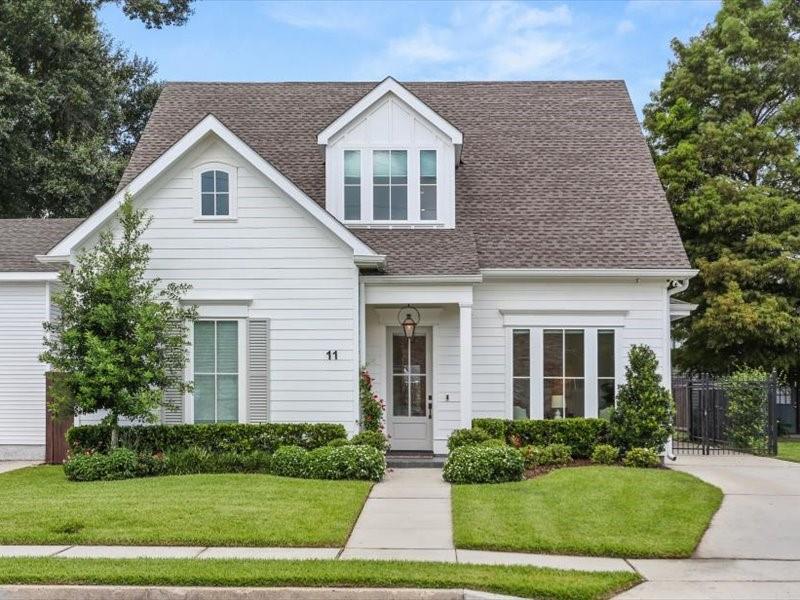 11 Metairie Court — photo