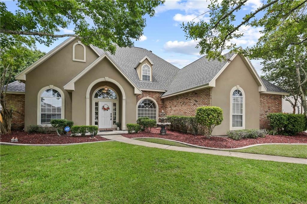 207 Lansdowne Drive — photo