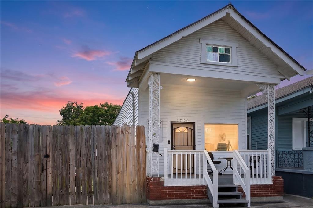 1720 Mandeville Street — photo