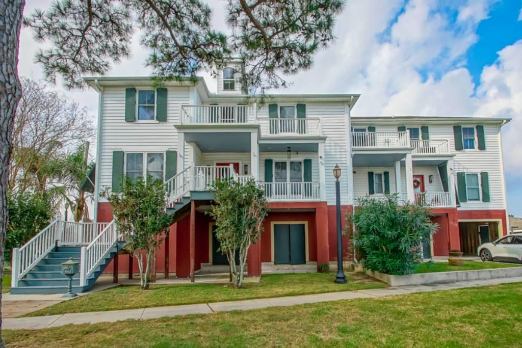 107 W Brooks Street — photo