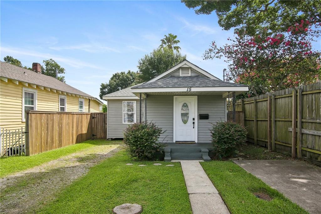 15 Crislaur Avenue — photo