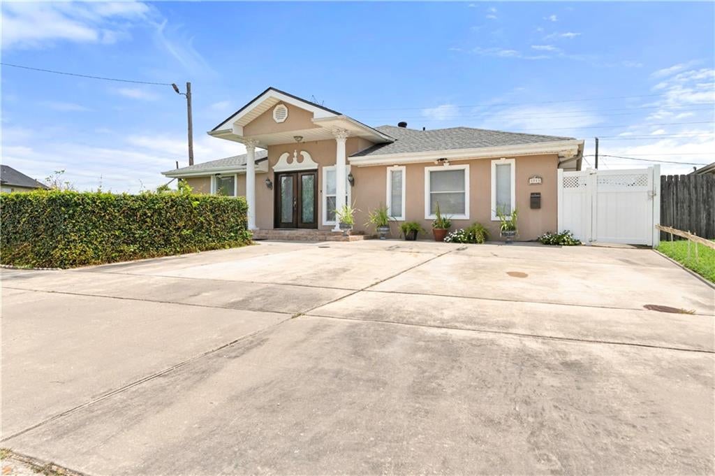 1713 Vegas Drive — photo