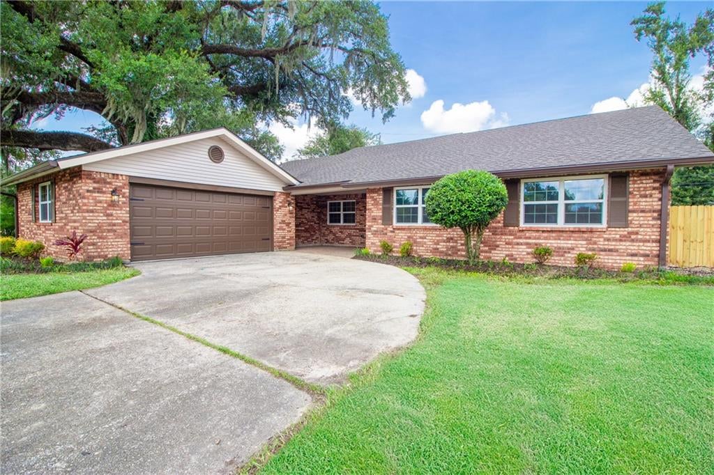 104 Bocage Drive — photo