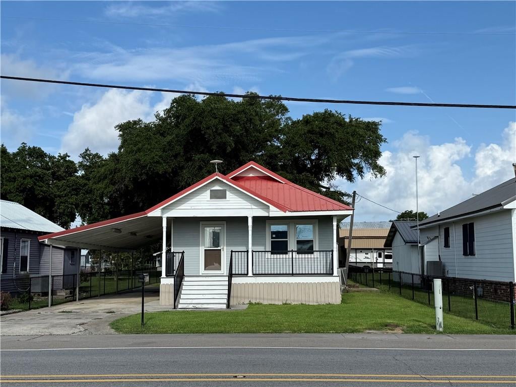 1906 S Bayou Drive — photo