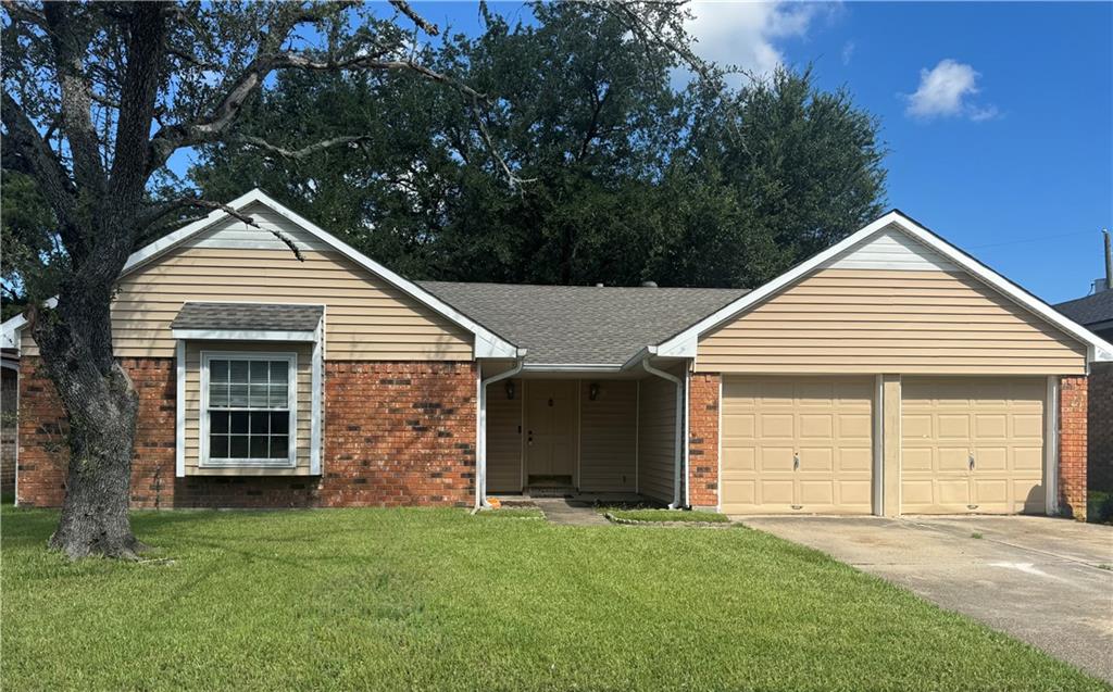 2537 English Colony Drive — photo