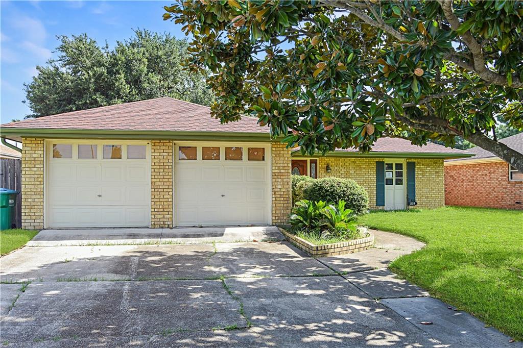 324 Pellerin Drive — photo