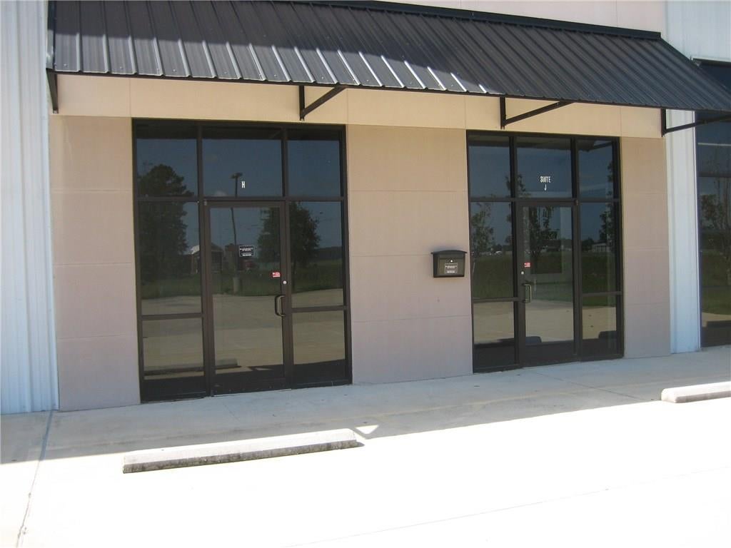 44617 S Airport Road H&J — photo