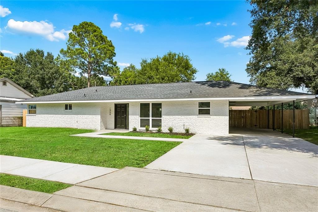 1958 Evergreen Avenue — photo