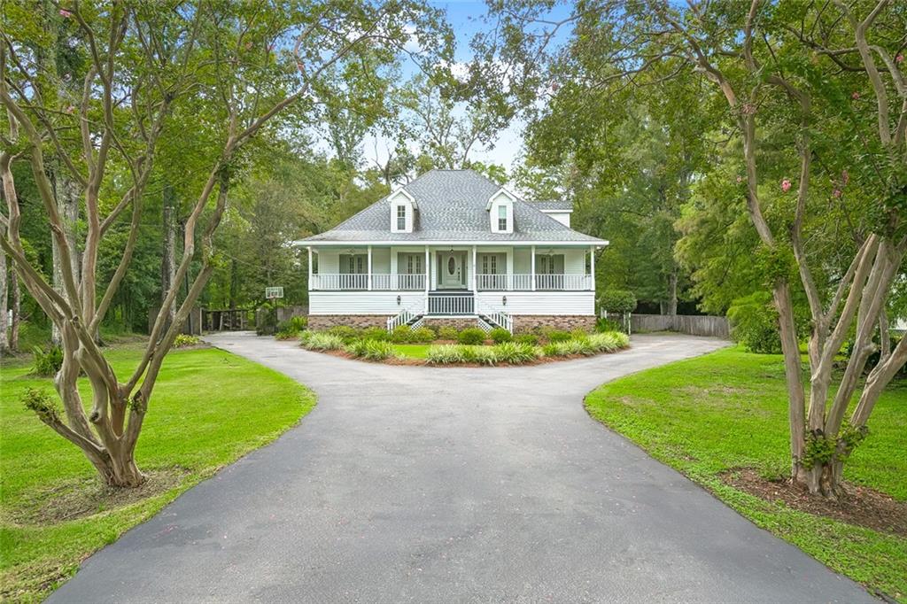 218 Scotchpine Drive — photo