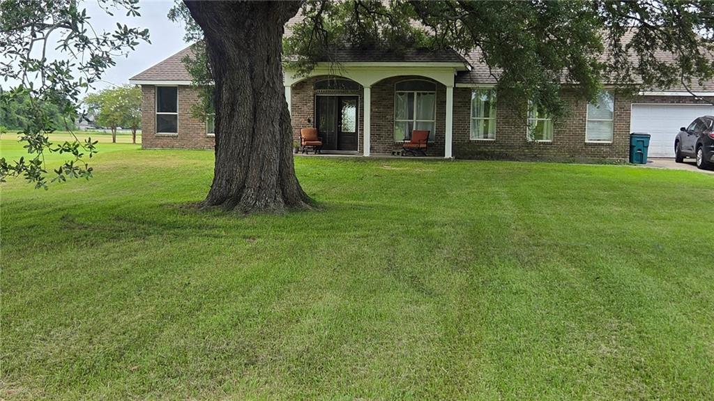 9523 River Road — photo