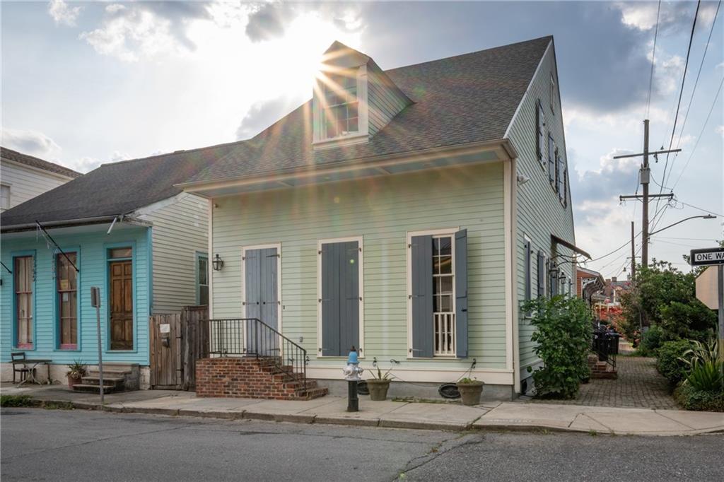 1302 Barracks Street — photo