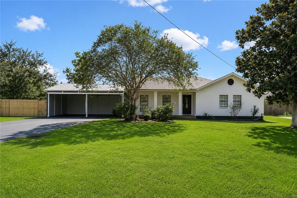 1929 Jean Lafitte Boulevard — photo