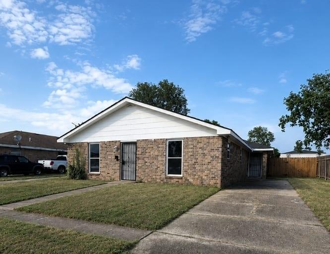 1247 Angus Drive — photo