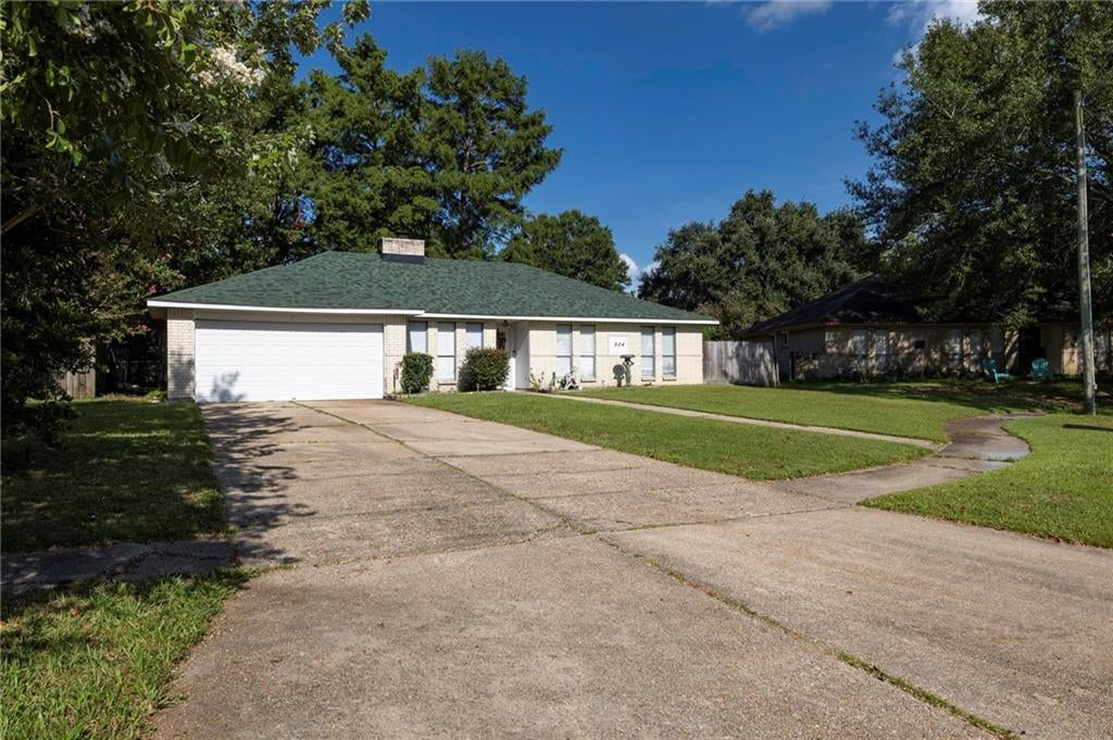 504 Sherwood Court — photo