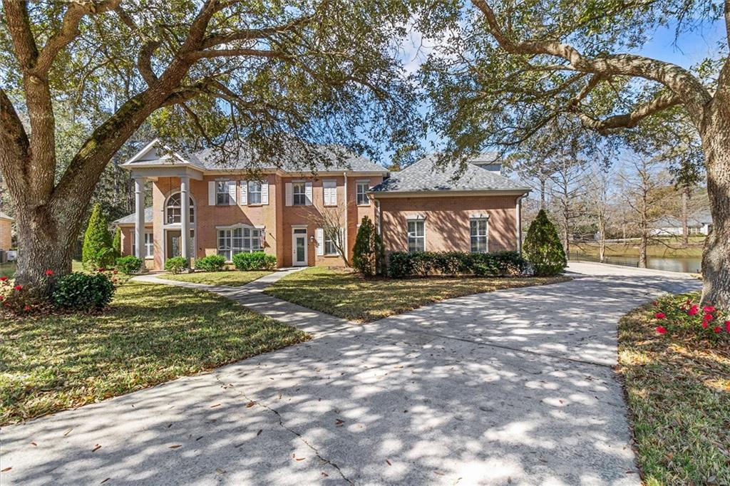108 Red Bud Court — photo