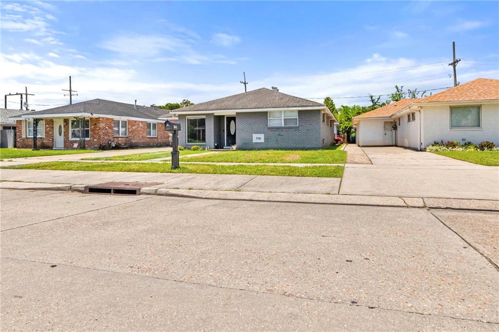 716 Perrin Drive — photo