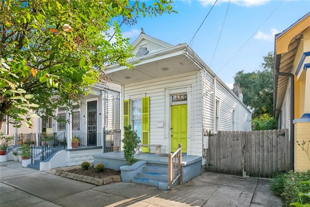 1121 Piety Street — photo